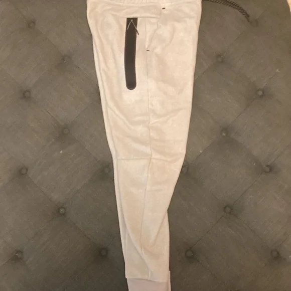 Men’s Nike Sweatpants Tech Fleece - Picture 4 of 6